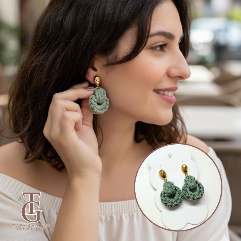 Brinco artesanal em crochê